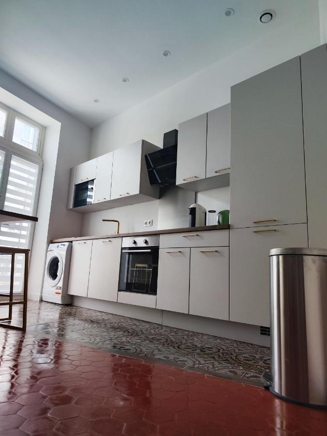 Bright And Modern 3-Bedroom Apartment, 90M2 With Air Condition, In Béziers Eksteriør billede